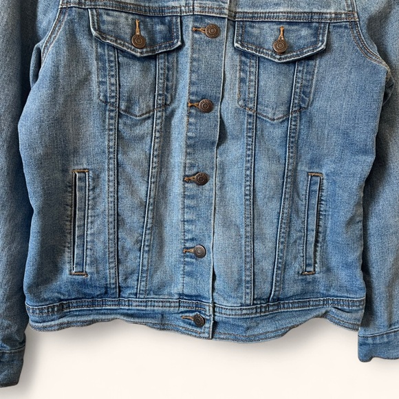 Women’s Medium Old Navy Blue Denim Jean Trucker Jacket Boho Grunge Button Up - Picture 5 of 8